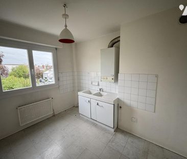 A LOUER APPARTEMENT T2 LAVAL RIVE GAUCHE - Photo 3