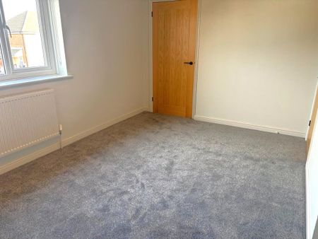 2 bedroom end of terrace house to rent - Photo 2