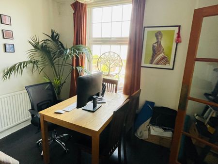 1 Bed Flat, Telford Court, SW2 - Photo 2