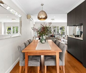 Magnificent Double-Fronted Contemporary Residence In Prime Location - Photo 2