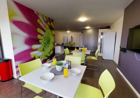 Gold En Suite - Photo 4