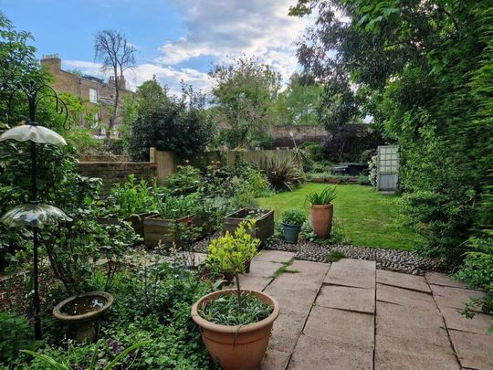 2 Bed Flat, Brixton Road, SW9 - Photo 1