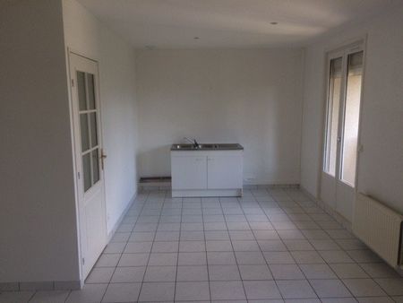 APPARTEMENT T3 A LOUER - Photo 2