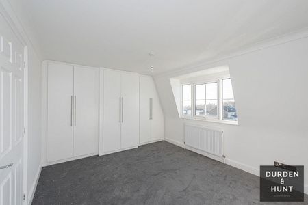 Wroths Path, Loughton, IG10 - Photo 2