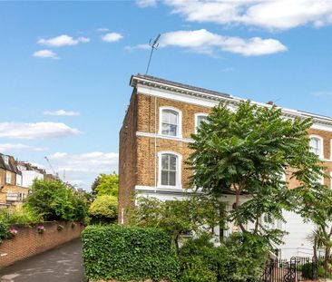 1 bedroom flat in London - Photo 1