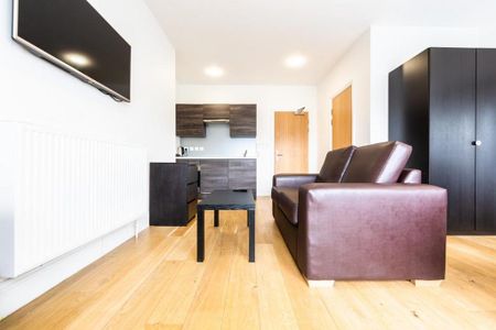 Studio to rent - Photo 3