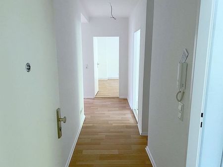 + 2 Zimmer - Großer Balkon + - Foto 5