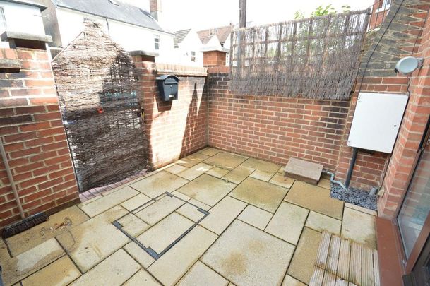 1 bedroom end of terrace house to rent - Photo 1