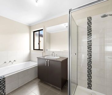 Spacious 3 Bedroom Family Home In Delacombe - Photo 5