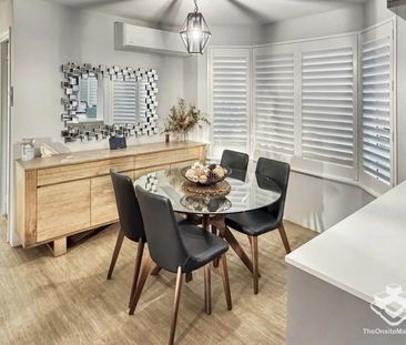 Beautifully Renovated 2-Bedroom Apartment with Water Views & Extern... - Photo 1