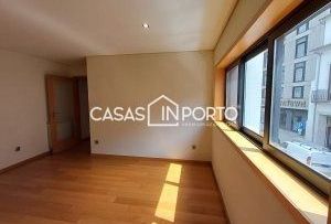 T1 Junto á Faculdade de Belas Artes