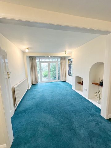 3 Bed Semi-Detached House, Robin Hood Way, SW15 - Photo 2