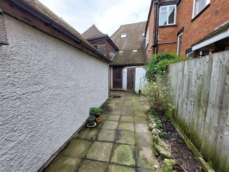 High Street, Hythe, CT21 - Photo 4