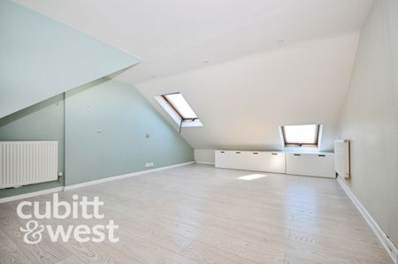 4 bedroom end of terrace house to rent - Photo 3