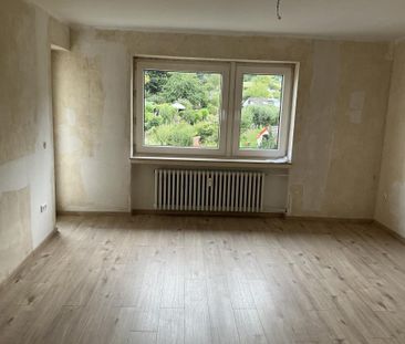 Schöne 3-Zimmer-Wohnung mit neuem Laminatboden und Balkon in Hagen ... - Photo 1