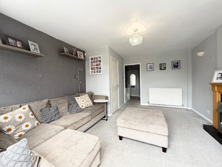 2 bedroom end of terrace house to rent - Photo 2