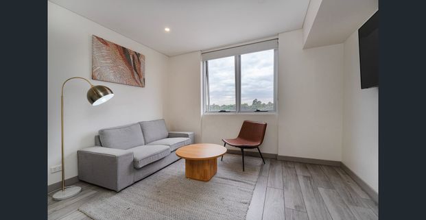 Move in ready studio apartment! - Photo 1