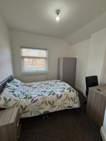 6 bedroom house of multiple occupation to rent - Photo 2