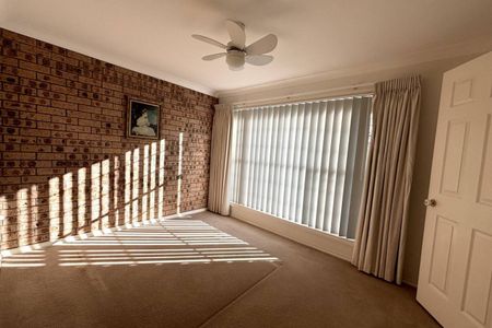 Townhouse Living! - Photo 4