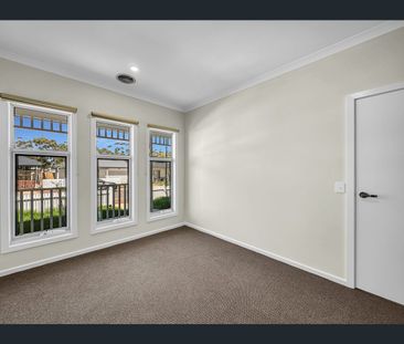 10 Tarnagulla Street, Eynesbury, Vic 3338 - Photo 2