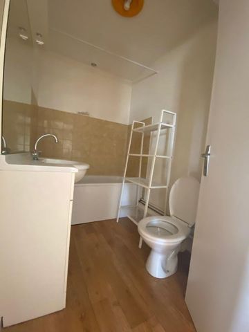 Location Appartement 1 pièce 29m² SAUMUR 49400 - Photo 5