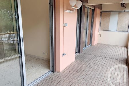 Mandelieu-la-Napoule - Appartement à louer - 2 pièces - 41 m² - 846 € - Photo 5