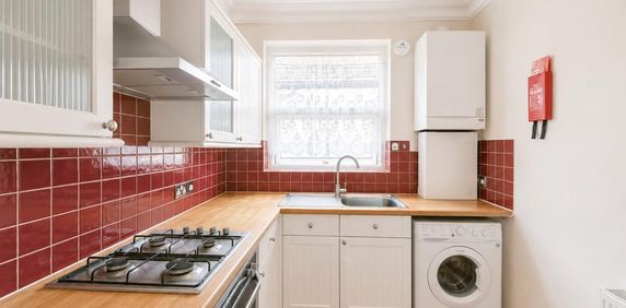 2 bedroom flat to rent - Photo 2