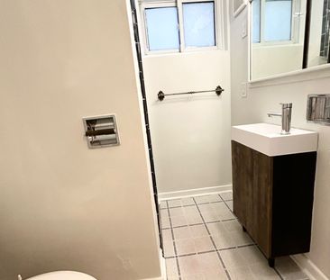 For Lease - 9 Koos Road, Toronto, Ontario - Photo 5