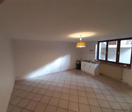 Location Appartement 3 pièces 55m² RUMILLY 74150 - Photo 3