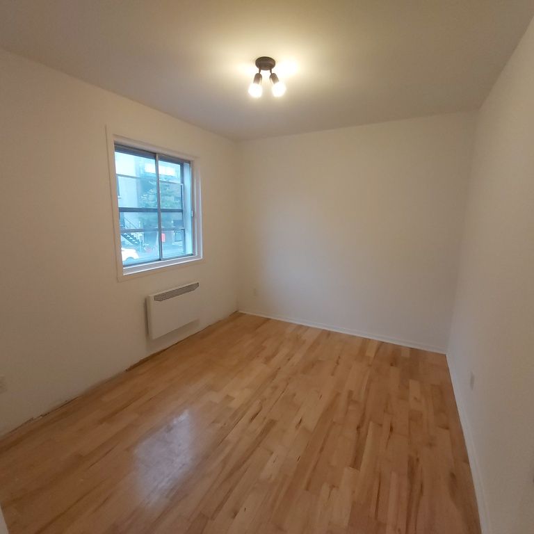 4 ½, 2 Chambres, Centre-sud, 1 Mois Free - Photo 1