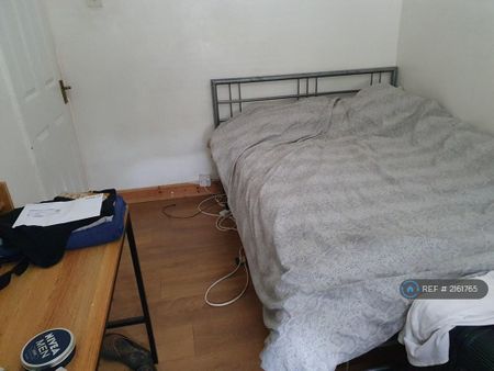 2 bedroom maisonette to rent - Photo 2