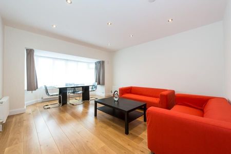 3 Bedroom Flat To Let - Photo 2