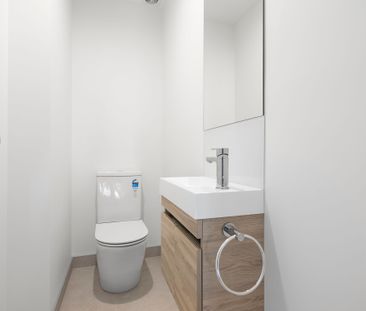 Tamora Lane Gem: Immaculate 3-Bedroom Townhouse For Rent - Photo 1