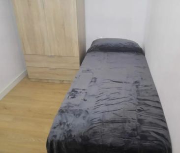 Calle Albocácer, Valencia, Valencian Community 46020 - Photo 3