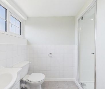 3 bedroom end of terrace house to rent - Photo 5