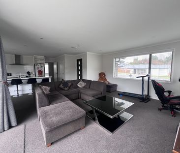 39 Whakaturou Crescent - Photo 2