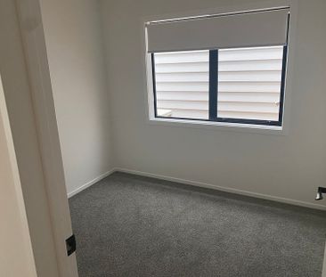 Stunning 4BR New Build in Flat Bush - Photo 6