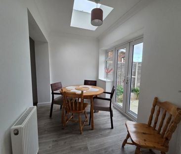 4 bedroom terraced house to rent - Photo 3