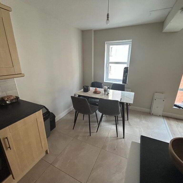 511 College Court Central, Belfast, BT1 6BZ - Photo 1