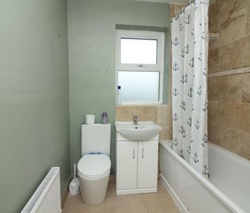 3 Bedroom House - Terraced To Let - Photo 5