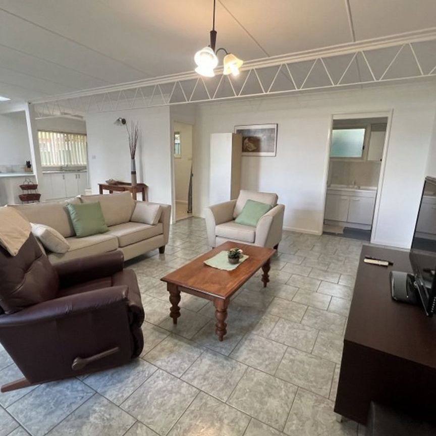 Tamworth Furnished Accommodation - East Tamworth - Photo 1