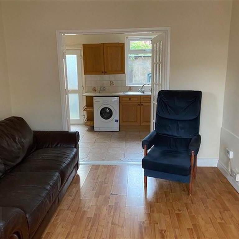 22 Bloomfield Parade, Belfast, BT5 5AS - Photo 1