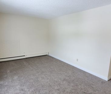 Second Floor 2 Bedroom Apt in Riverside Meadows with Balcony - Photo 6