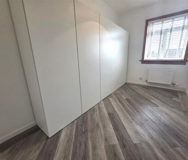 3 bedroom apartment to rent - Photo 2