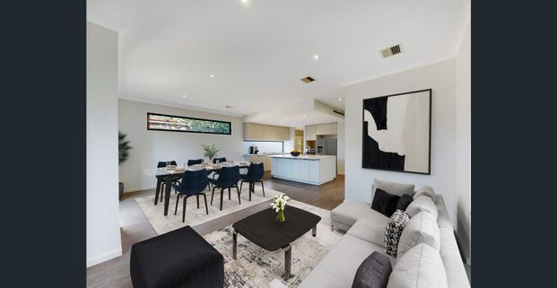 Stunning Suburban Townhouse in Prime Camberwell Location - Photo 1