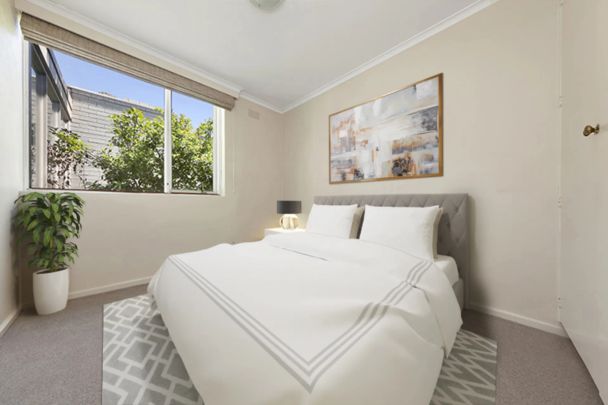 Bright Two Bedroom Apartment. - Photo 1