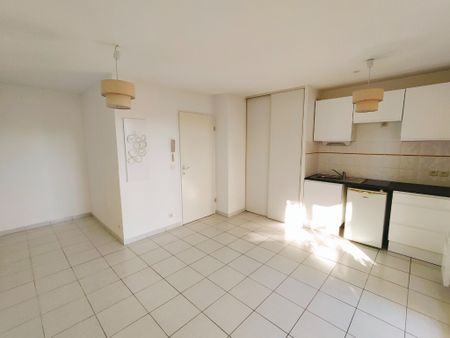 Location Appartement 1 pièce 25m² - Photo 2