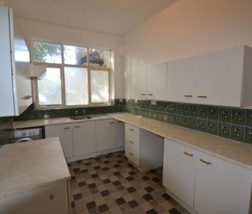 Ground floor flat to rent - Photo 2