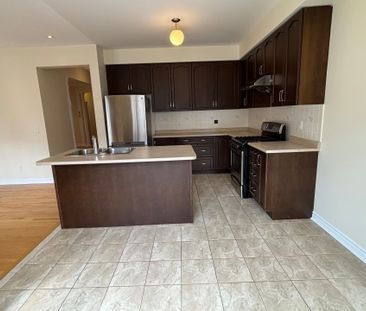 For Lease - 12 Haviland Circle, Brampton, Ontario - Photo 2