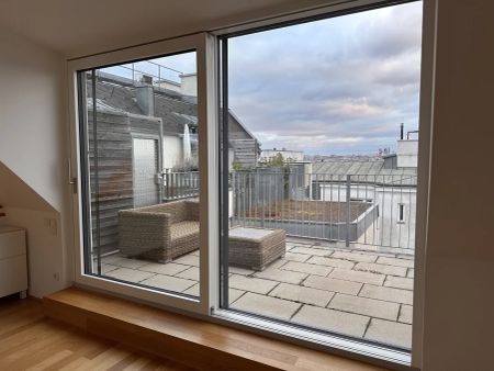 1060! Schöne 4-Zimmer DG-Maisonette mit Terrasse und Balkon nahe Mariahilfer Straße! - Photo 3